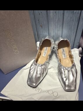 MINT CONDITION!! Jimmy Choo Silver Metallic Leather Scrunch Ballet Flats Sz 39/9